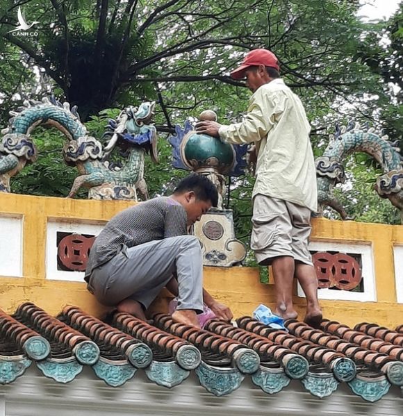 Khởi tố, bắt tạm giam kẻ trộm trái châu gần 100 tuổi của Lăng Ông Bà Chiểu - Ảnh 1. Khởi tố, bắt tạm giam kẻ trộm trái châu gần 100 tuổi của Lăng Ông Bà Chiểu - Ảnh 1.