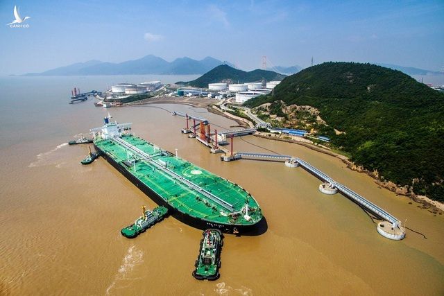 Trung Quốc đổ xô tích trữ, mua 50% dầu thô của Việt Nam