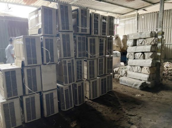 Tạm giữ hơn 1.000 thiết bị điện tử, điện lạnh từ biên giới Campuchia về TP.HCM - Ảnh 4.