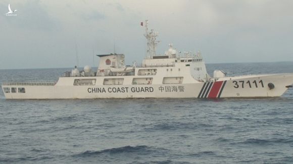 Tàu Hải cảnh 37111 Trung Quốc hộ tống tàu Hải Dương Địa chất 8 khảo sát trái phép trong vùng đặc quyền kinh tế của Việt Nam hồi năm 2019 /// Ảnh Ngư dân cung cấp