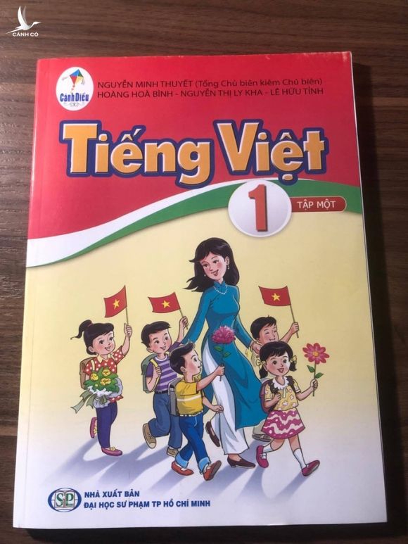GS Nguyễn Minh Thuyết lý giải vì sao không dùng ca dao tục ngữ Việt Nam trong SGK Tiếng Việt 1 - Ảnh 2.