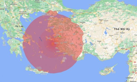 Vị trí tâm chấn trận động đất ngày 30/10 (chấm đỏ) và vùng ảnh hưởng. Đồ họa: Google.