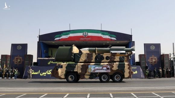Lênh cấm vận vũ khí Iran hết hạn, Mỹ dọa trừng phạt - ảnh 1