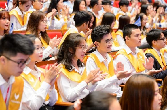 230 sinh viên khóa đầu tiên là những cá nhân xuất sắc đến từ các trường chuyên, trường chất lượng cao, trường quốc tế hoặc song ngữ. Ảnh: VinUni.