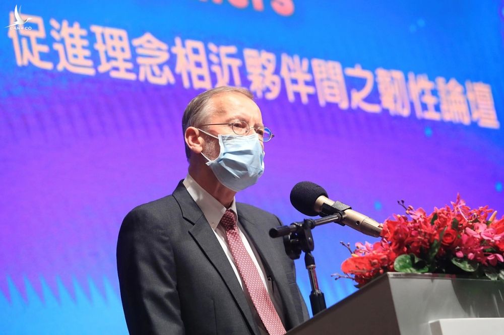 Ông Brent Christensen tại diễn đàn do AIT tổ chức ngày 4/9 tại Đài Loan. Ảnh: Reuters.