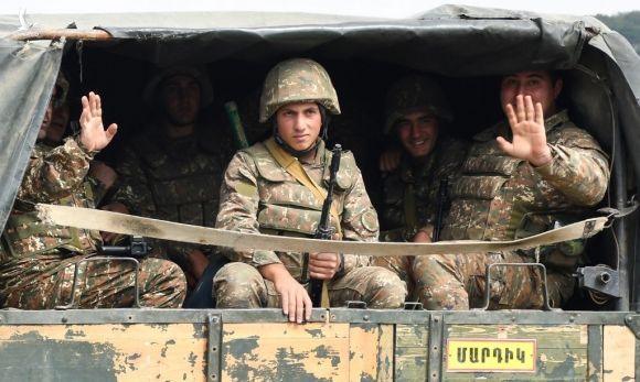 Binh sĩ gốc Armenia tại vùng Nagorno-Karabakh hôm 29/9. Ảnh: AFP.