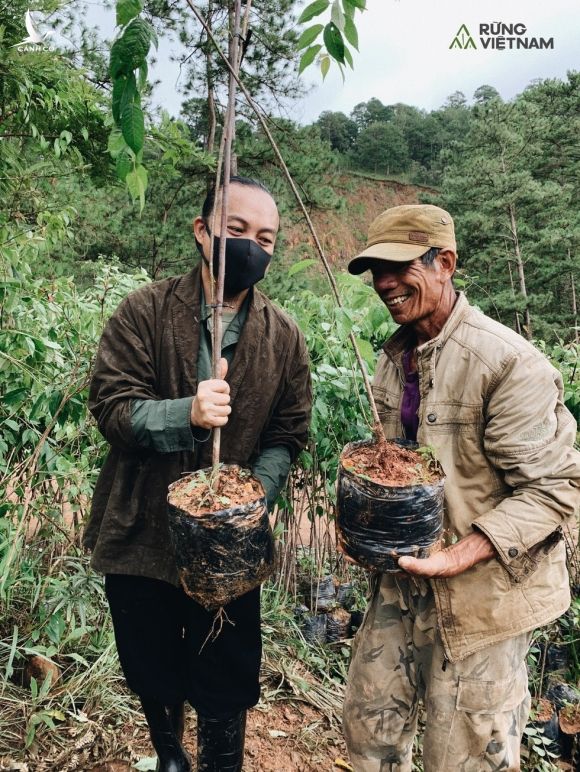 Hà Anh Tuấn khởi trồng 2 cánh rừng đầu tiên trong dự án 'Rừng Việt Nam' - ảnh 2