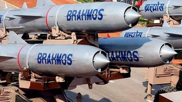 Ấn Độ đưa tên lửa BrahMos tới gần biên giới Trung Quốc - 1