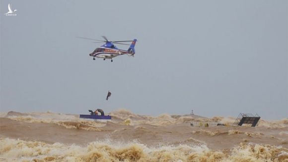 Quân đội sẵn sàng nhiều phương tiện ứng phó bão số 9 và xử lý các tình huống cứu hộ cứu nạn /// Ảnh Nguyễn Phúc