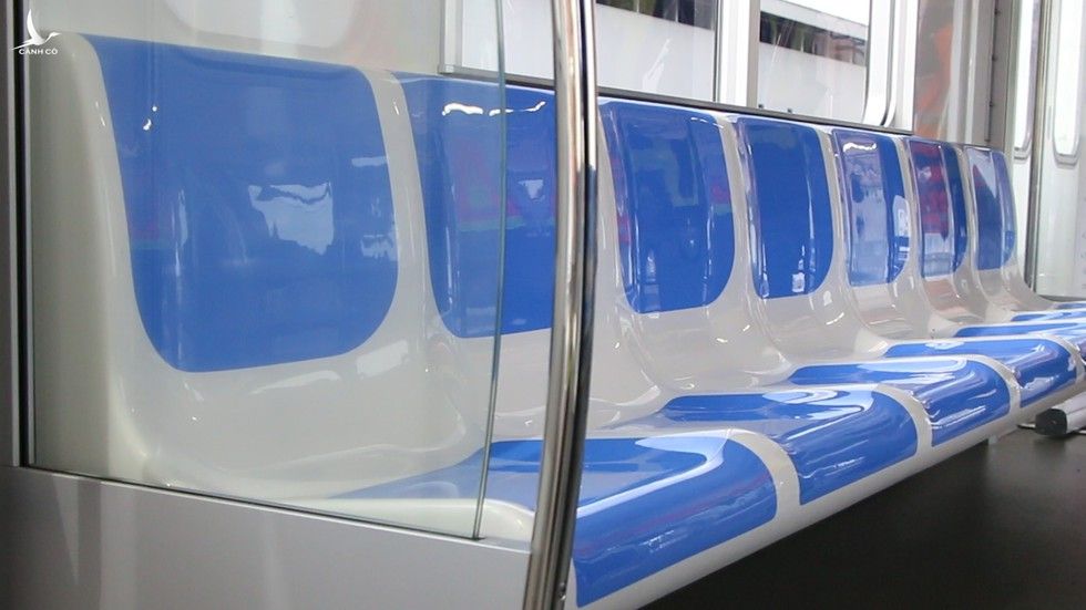Trải nghiệm tiện ích bên trong đoàn tàu metro hiện đại tuyến Bến Thành - Suối Tiên - ảnh 2