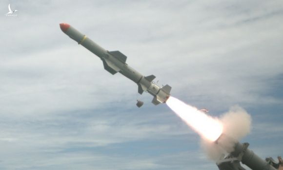 Tên lửa diệt hạm Harpoon được Mỹ phóng trong một cuộc diễn tập năm 2016. Ảnh: US Navy.