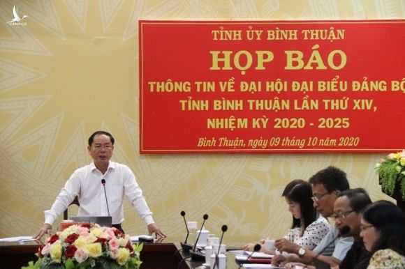 Buổi họp báo thông tin về đại hội Đảng bộ tỉnh Bình Thuận, do ông Hồ Trung Phước, Trưởng ban Tuyên giáo chủ trì /// ảnh: Quế Hà
