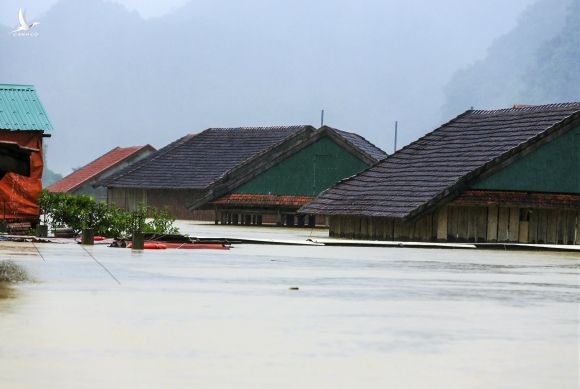 mua lu lich su o mien Trung anh 1