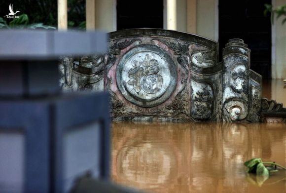 Người dân Huế đang kiệt sức vì mưa lũ dồn dập - ảnh 7