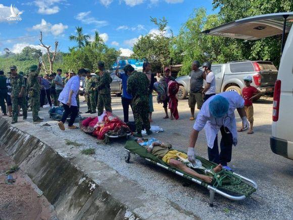 Nạn nhân vụ sạt lở ở Trà Leng: Nguyên cả nhà bị ủi bay luôn, nhưng 5 người chúng tôi thoát được - Ảnh 2.