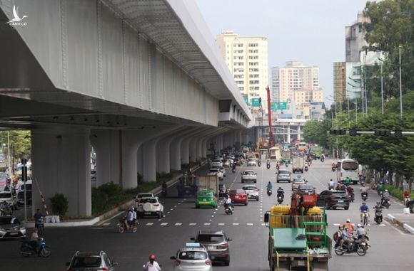 Mục sở thị Vành đai 3 trên cao đẹp nhất Hà Nội đoạn Mai Dịch - Nam Thăng Long trước giờ thông xe - Ảnh 12.