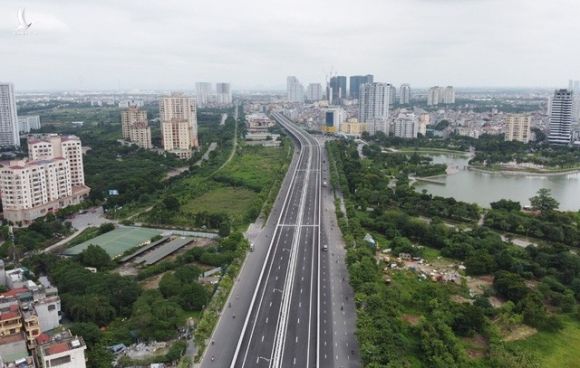 Mục sở thị Vành đai 3 trên cao đẹp nhất Hà Nội đoạn Mai Dịch - Nam Thăng Long trước giờ thông xe - Ảnh 4.