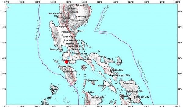 Philippines lao đao: Bão Molave mới qua, bão Goni sắp tới, lại còn vừa xảy ra động đất - ảnh 1