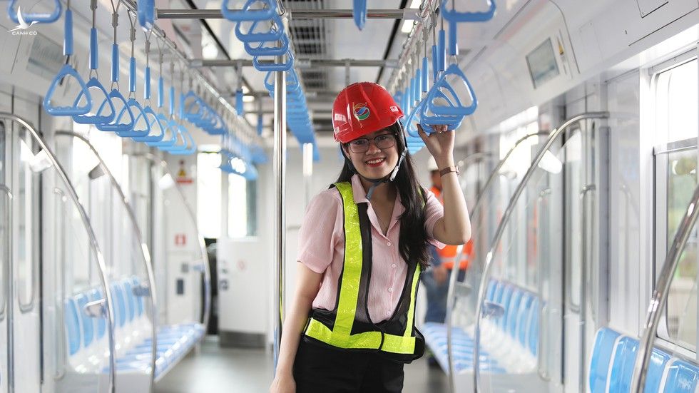 Trải nghiệm tiện ích bên trong đoàn tàu metro hiện đại tuyến Bến Thành - Suối Tiên - ảnh 9