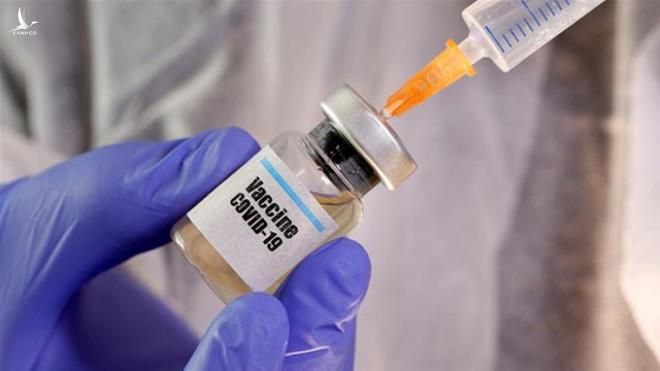 Tình nguyện viên thử vaccine COVID-19 của Oxford chết vì biến chứng - 1