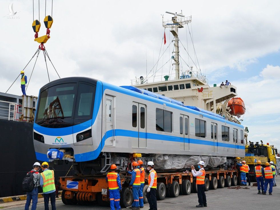 Mục sở thị đoàn tàu metro đầu tiên vừa cập cảng TP.HCM - ảnh 17