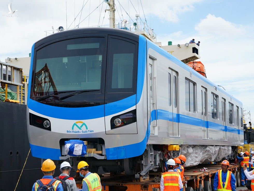 Mục sở thị đoàn tàu metro đầu tiên vừa cập cảng TP.HCM - ảnh 20