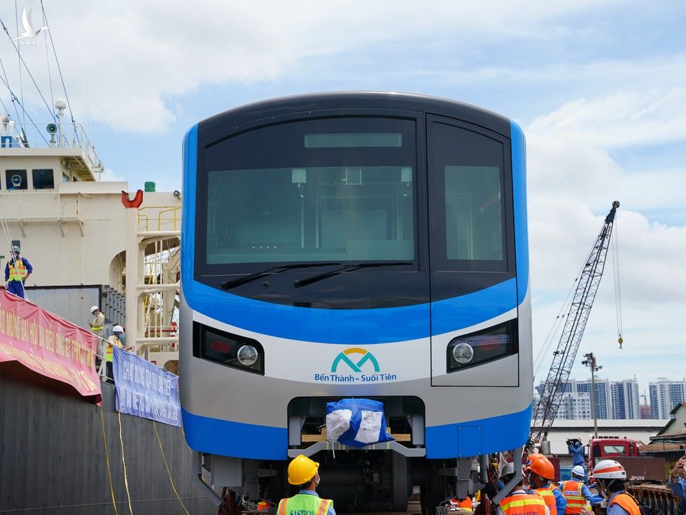 Mục sở thị đoàn tàu metro đầu tiên vừa cập cảng TP.HCM - ảnh 21