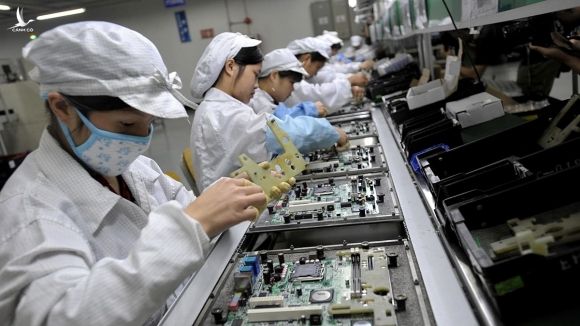 Bên trong nhà máy sản xuất của Foxconn tại Trung Quốc. Ảnh: Cnbc.