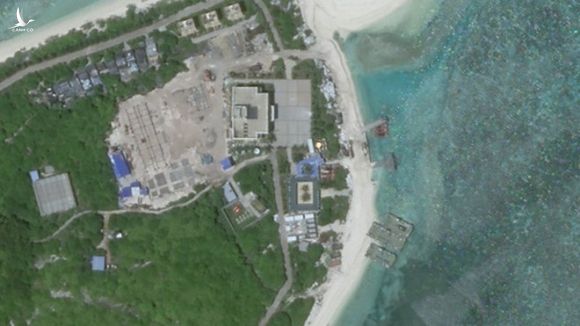 Công trình xây dựng phi pháp của Trung Quốc trên đảo Duy Mộng /// Ảnh chụp màn hình BenarNers