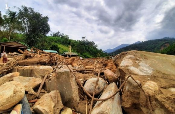 Cận cảnh ngôi làng bị lũ quét ‘xóa sổ’ trong vài phút ở Quảng Nam - ảnh 7