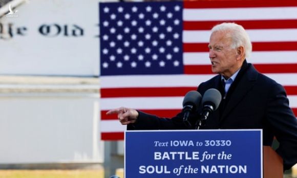 Joe Biden vận động tranh cử ở bang Iowa tháng trước. Ảnh: Reuters.