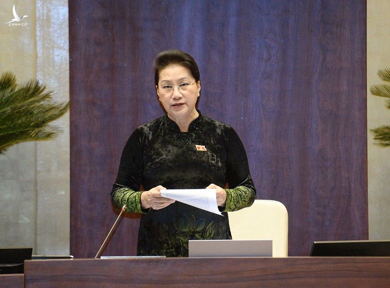 Chủ tịch Quốc hội Nguyễn Thị Kim Ngân lần đầu đứng lên trả lời chất vấn trước Quốc hội - Ảnh 1.