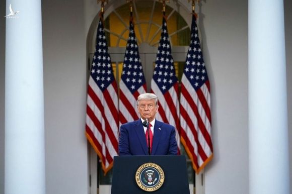 Tổng thống Donald Trump phát biểu về chiến dịch Thần tốc tại Vường Hồng Nhà Trắng, ngày 13/11. Ảnh: AFP
