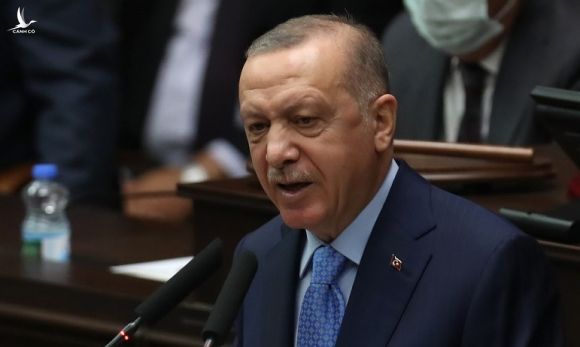 Tổng thống Erdogan trong phiên họp đảng cầm quyền ở Ankara hôm 11/11. Ảnh: AFP.