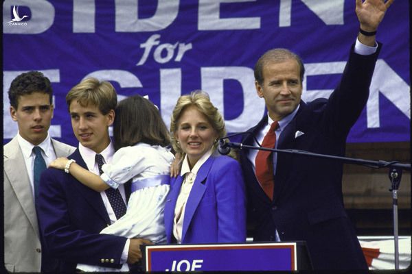 Những hình ảnh đáng nhớ trong cuộc đời ông Joe Biden