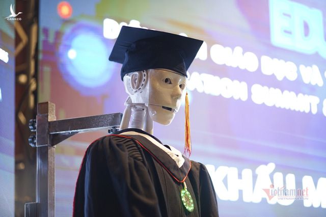 Xuất hiện robot AI Việt Nam được nhận định vượt xa Sophia: Biết đọc thơ, giải toán, có cả vị giác và trái tim - Ảnh 4.
