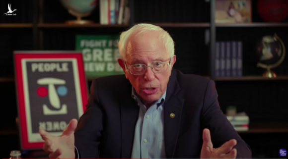 Thượng nghị sĩ Bernie Sanders trong chương trình của người dẫn Jimmy Fallon /// Ảnh cắt từ clip