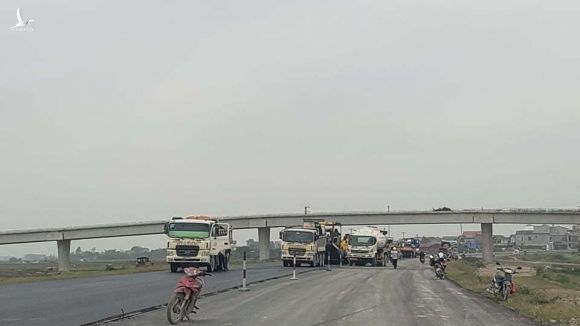 Sắp hoàn thành 8km dự án cao tốc Bắc Nam Cao Bồ Mai Sơn