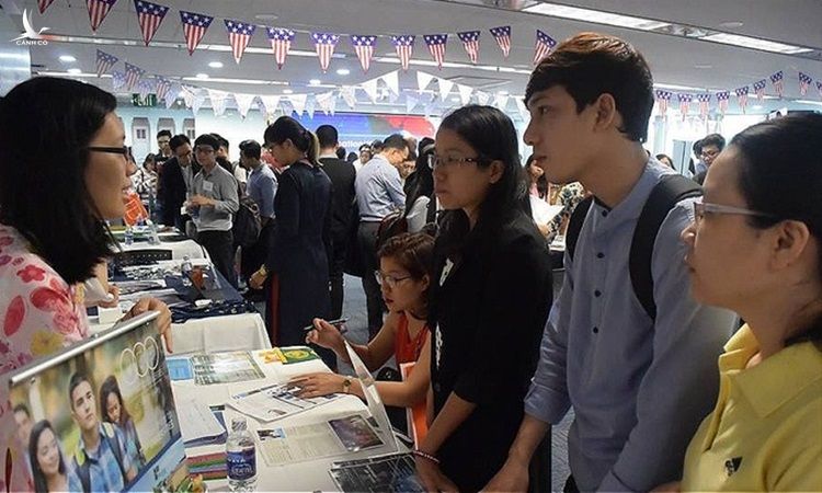 Sinh viên Việt Nam tham dự hội chợ giáo dục Mỹ tại TP HCM năm 2018. Ảnh: Lãnh sự quán Mỹ tại TP.HCM.