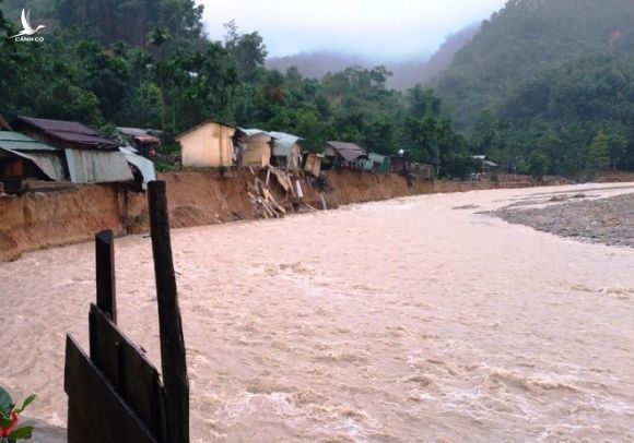 Thêm một ngôi làng ở xã Trà Leng bị xóa sổ do lũ quét /// ẢNH: H.THỌ