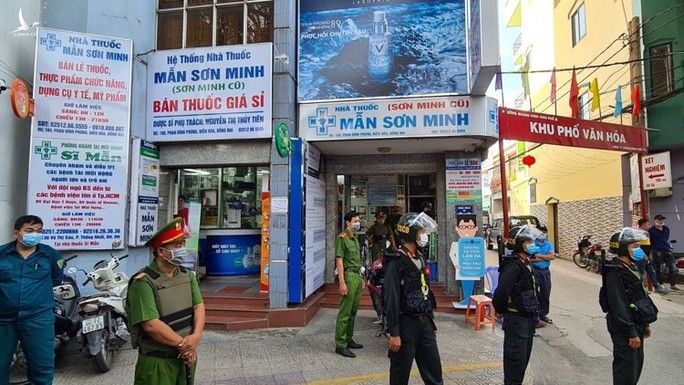 Công an bao vây khám xét nhà thuốc Sơn Minh - Sĩ Mẫn ở Biên Hòa - Ảnh 10.