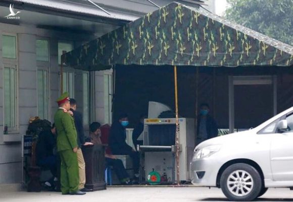 Cựu chủ tịch Nguyễn Đức Chung hầu tòa vì chủ mưu chiếm đoạt tài liệu mật - Ảnh 1.