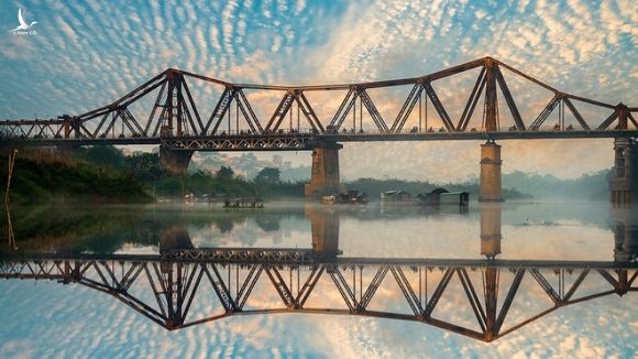 Cây cầu Long Biên duyên dáng /// Ảnh Lê Huy