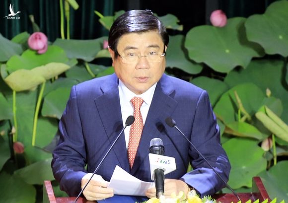 Chủ tịch UBND TP HCM Nguyễn Thành Phong phát biểu tại lễ công bố Nghị quyết 1111 của Uỷ ban Thường vụ Quốc hội sáng 31/12. Ảnh: Hữu Công.