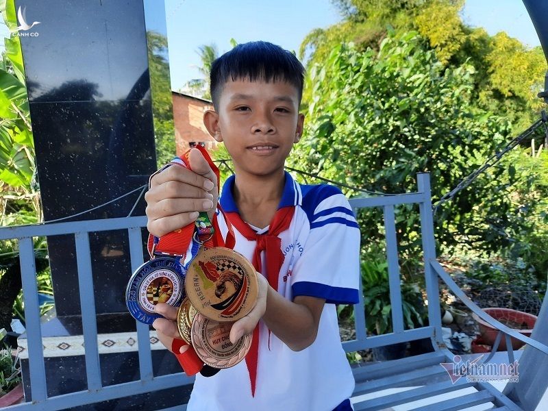‘Gia tài’ ngập huy chương của cậu học trò tiểu học ở Tây Ninh