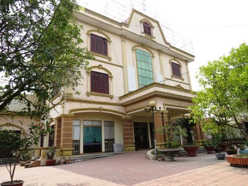 Ngôi biệt thự 3 tầng tại phường Cẩm Thượng, thành phố Hải Dương được thuê làm trụ sở Công ty Liên kết Việt chi nhánh Hải Dương. Ảnh: Giang Chinh
