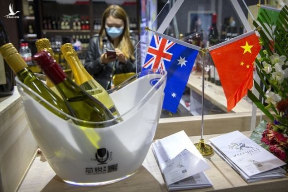 Trung Quốc áp thuế hơn 200% với rượu Australia và động thái bất ngờ của Mỹ - 1