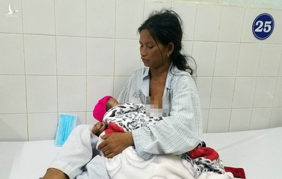 Vụ gia đình 3 người bị bắn khi đang ăn cơm: Hung thủ cao chưa bằng khẩu súng - Ảnh 2. Vụ gia đình 3 người bị bắn khi đang ăn cơm: Hung thủ cao chưa bằng khẩu súng - Ảnh 2.