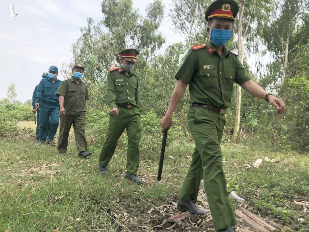 Chi tien de vuot bien trai phep vao Viet Nam anh 1