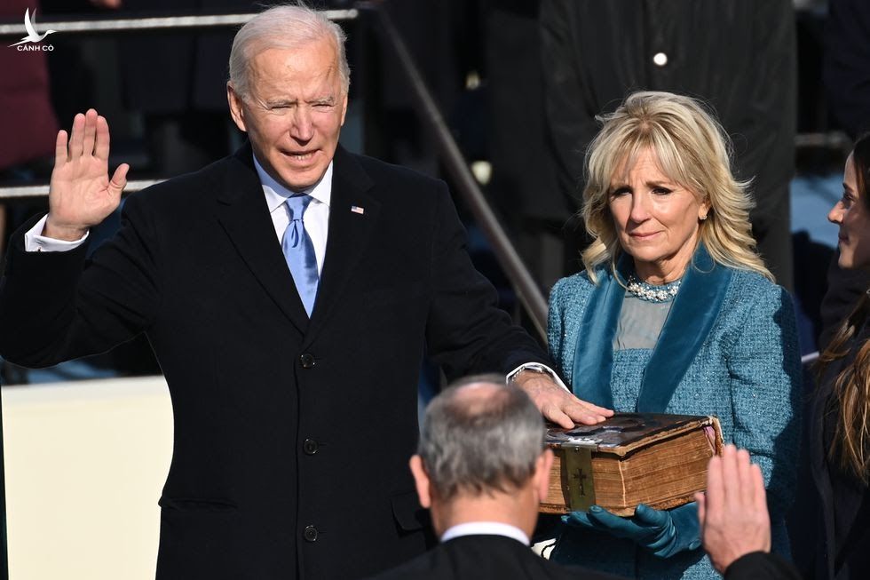 Ông Biden tuyên thệ nhậm chức tổng thống Mỹ. ẢNH: REUTERS
